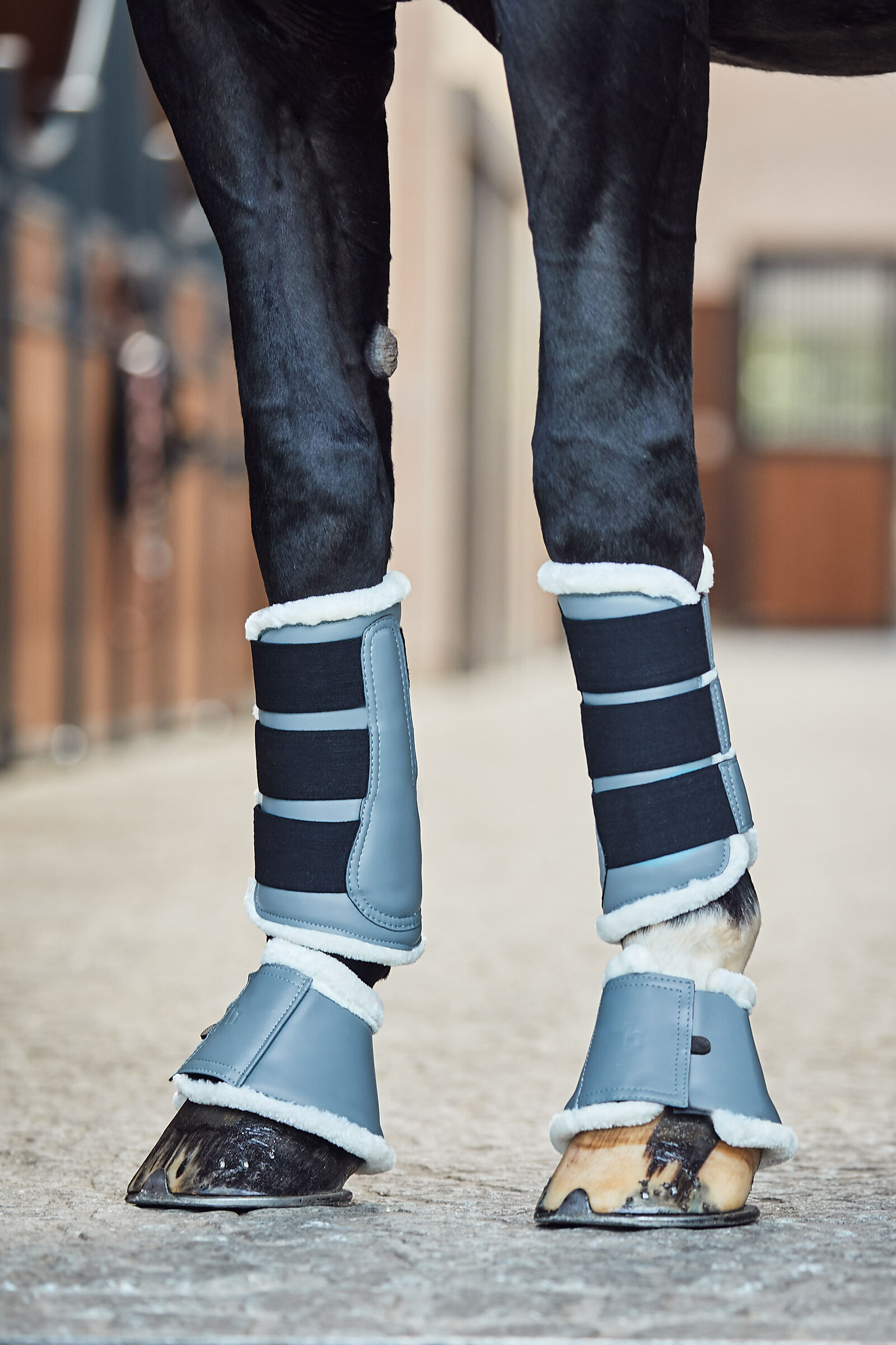 Buy Horze Ghent Bell Boots with Faux Fur horze.eu