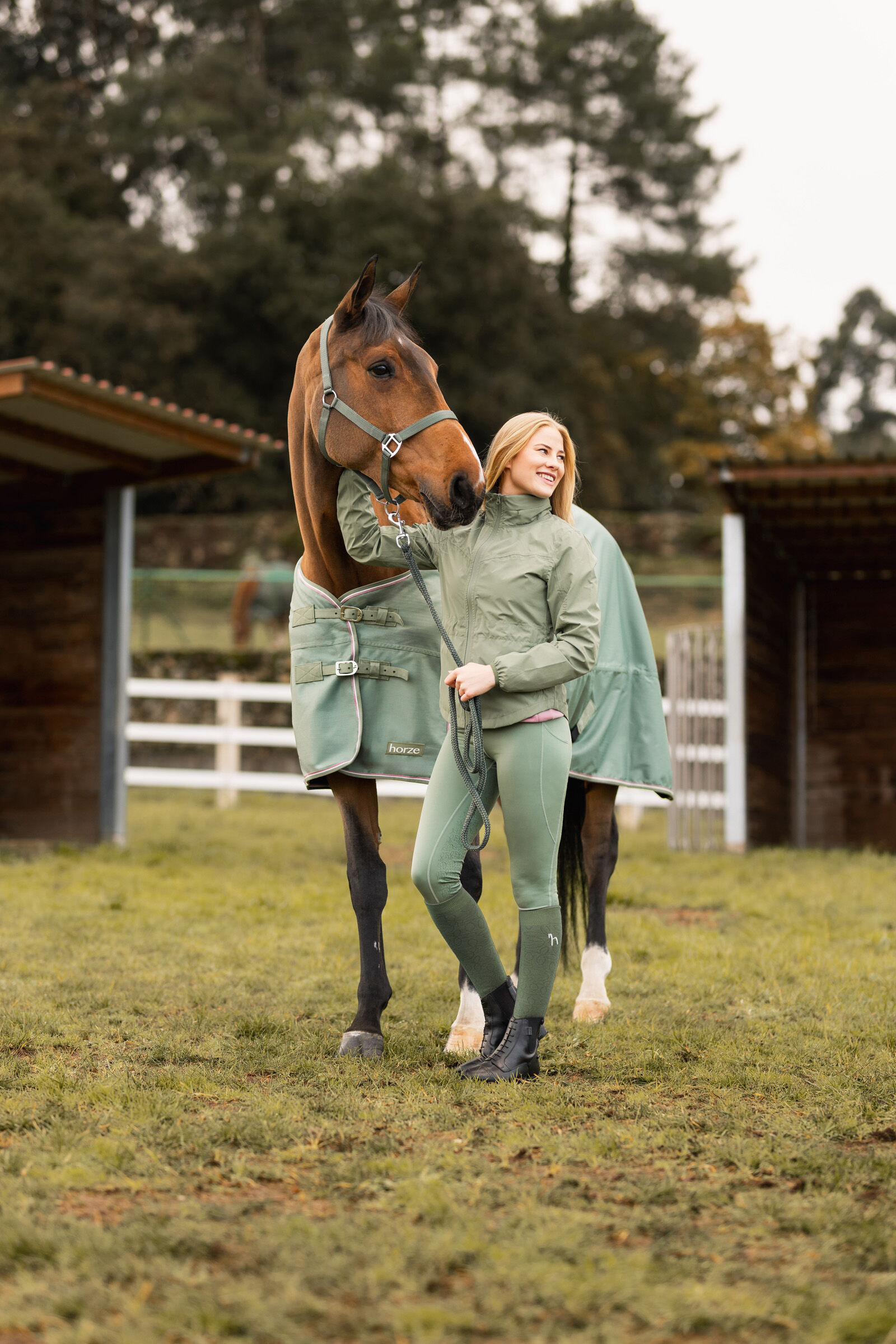 Buy Horze Fiora Women s Lightweight Waterproof Riding Jacket horze.eu