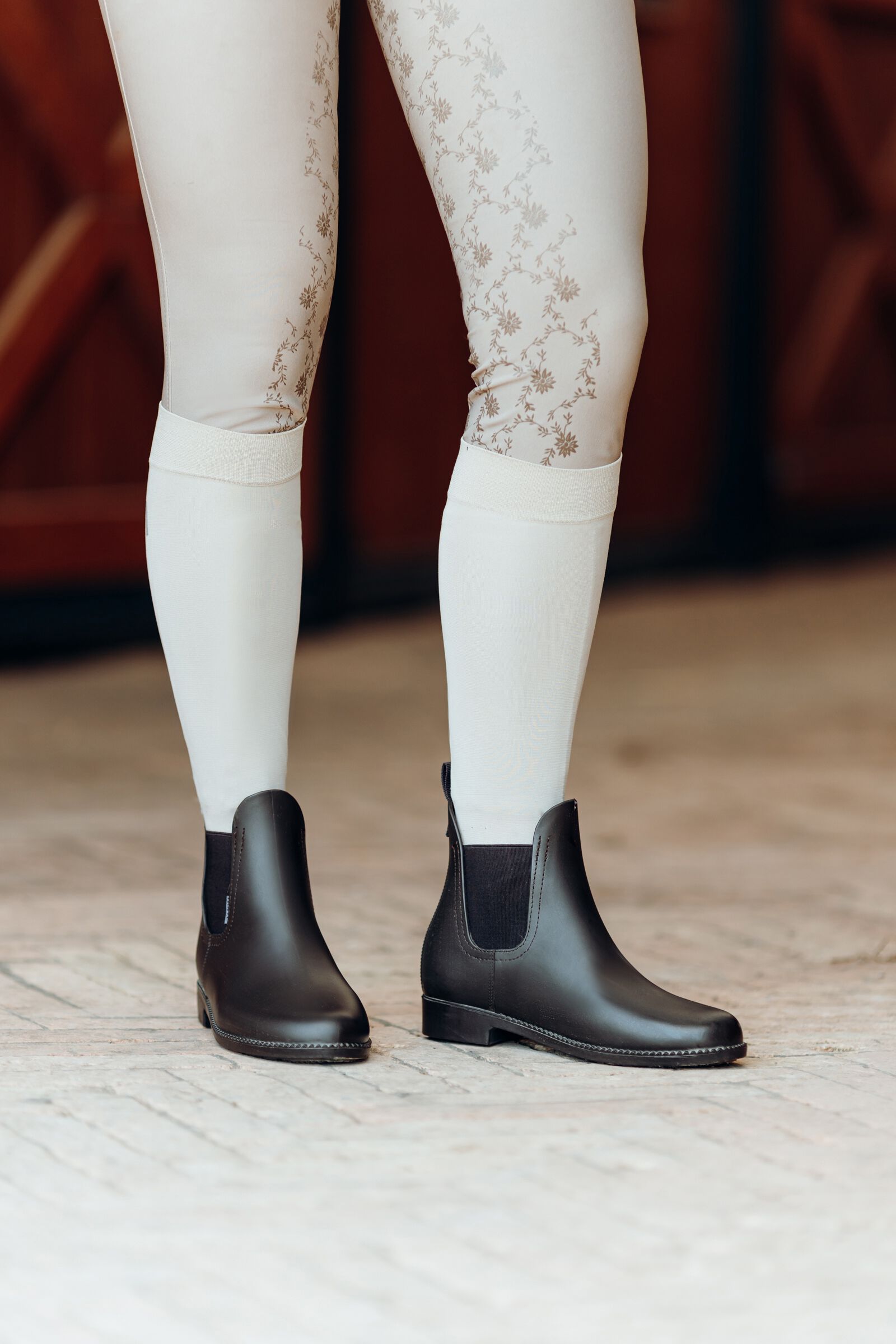 Rubber jodhpur boots top