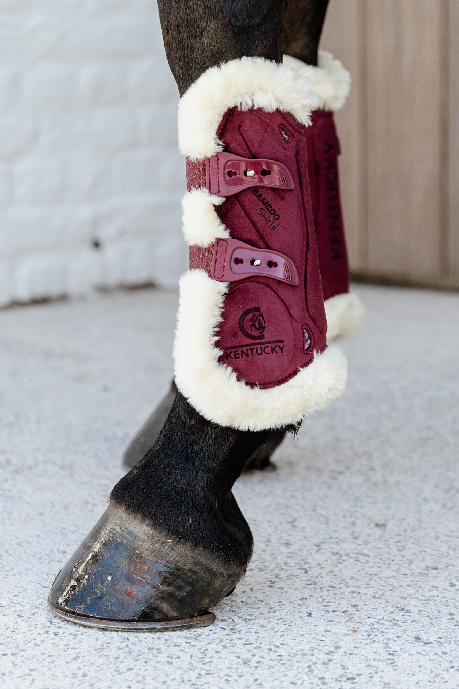 Sheepskin tendon boots shop