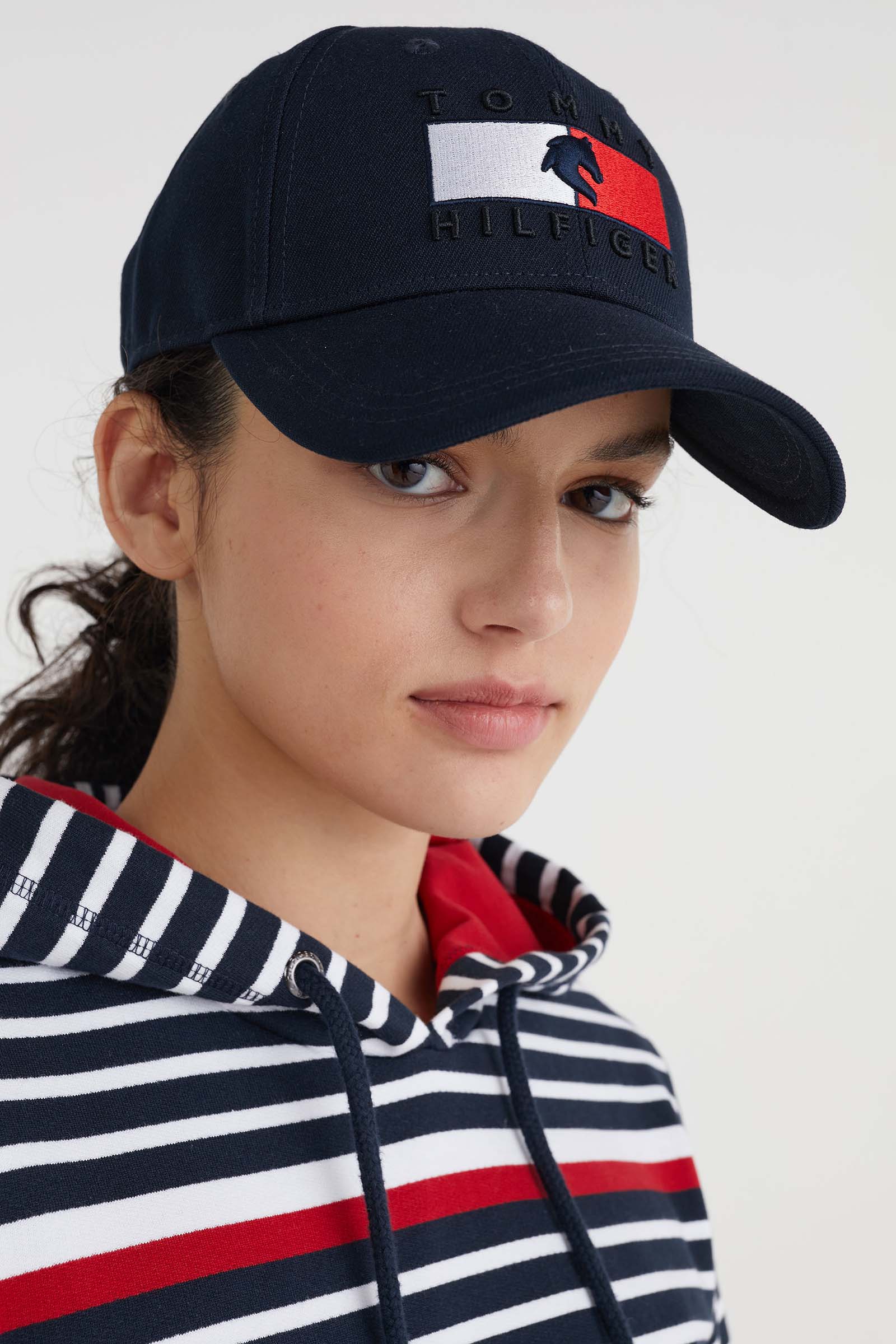 tommy jeans trucker cap