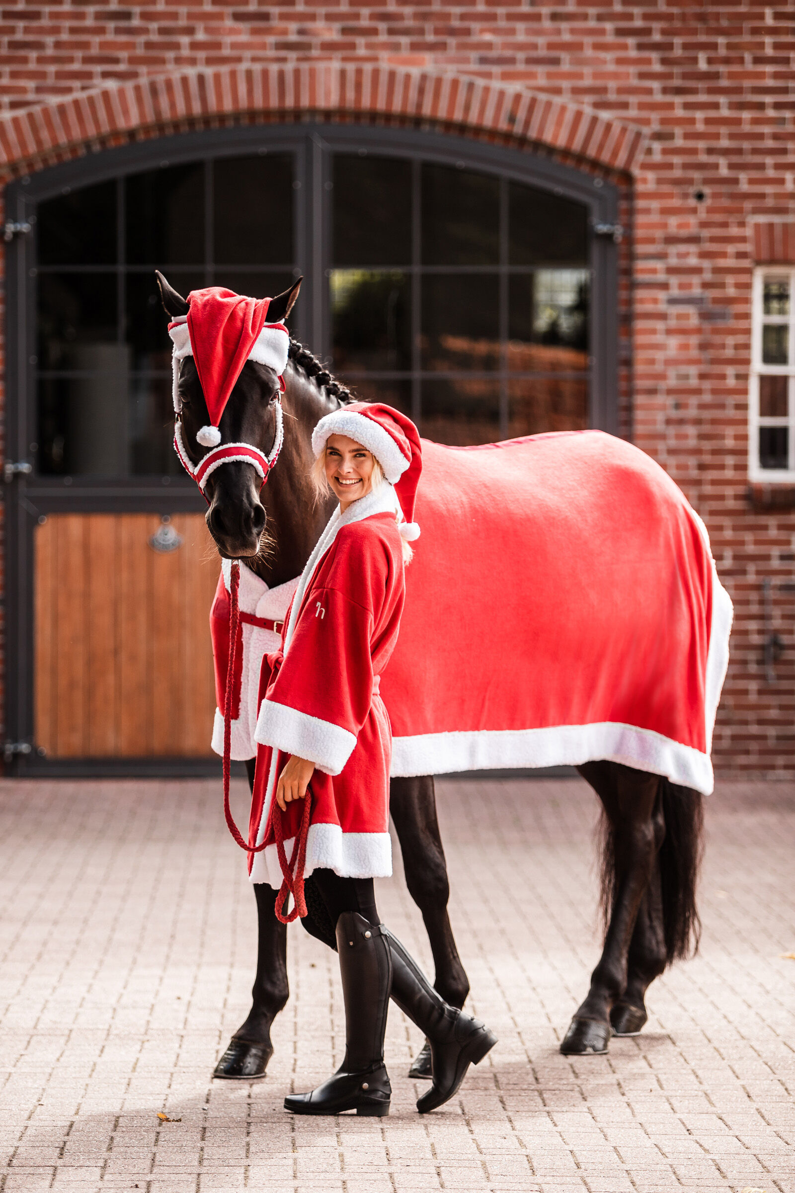 Buy Horze Christmas Robe horze.eu