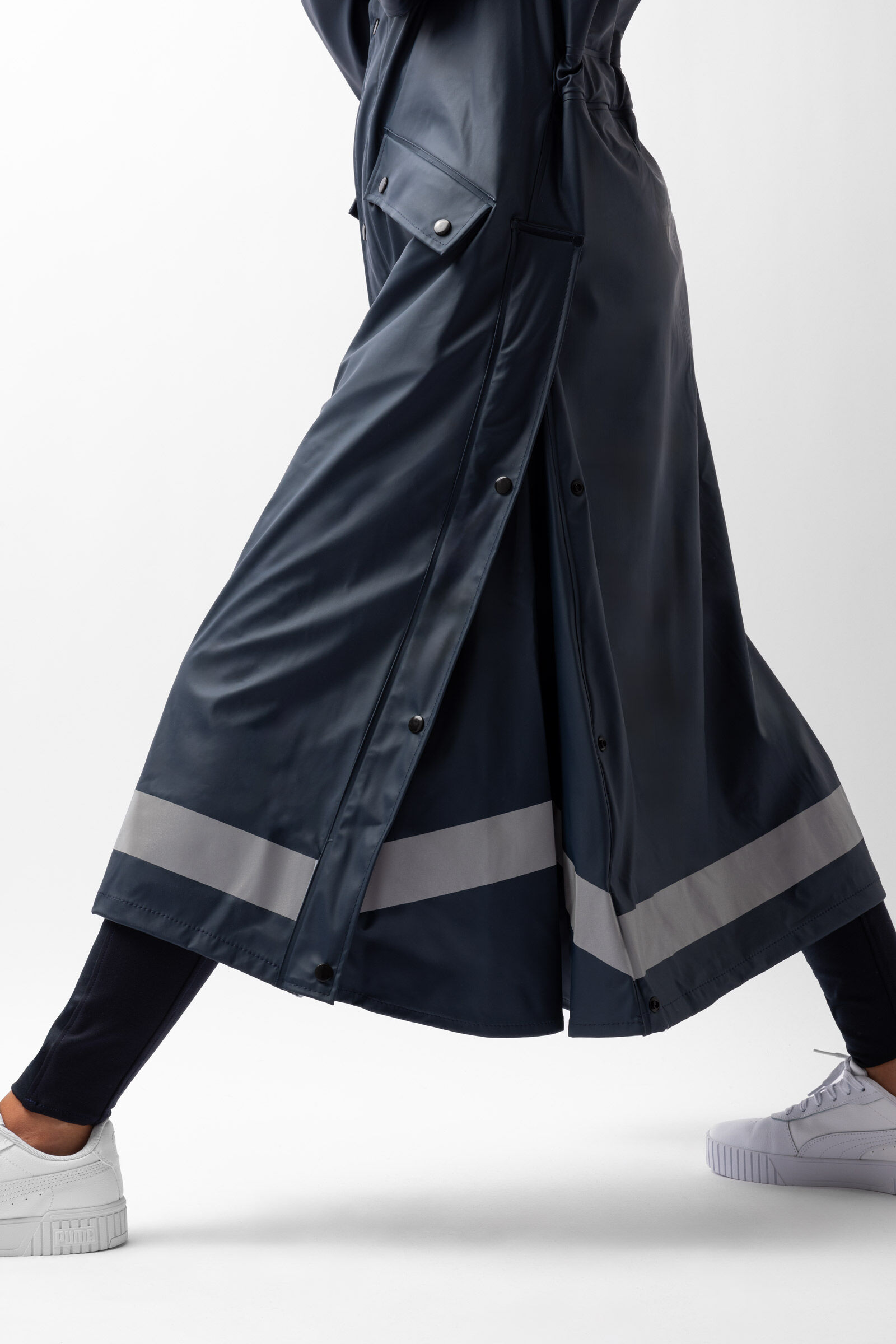 Buy Horze Hazel Women s Long Raincoat with Slits horze.eu