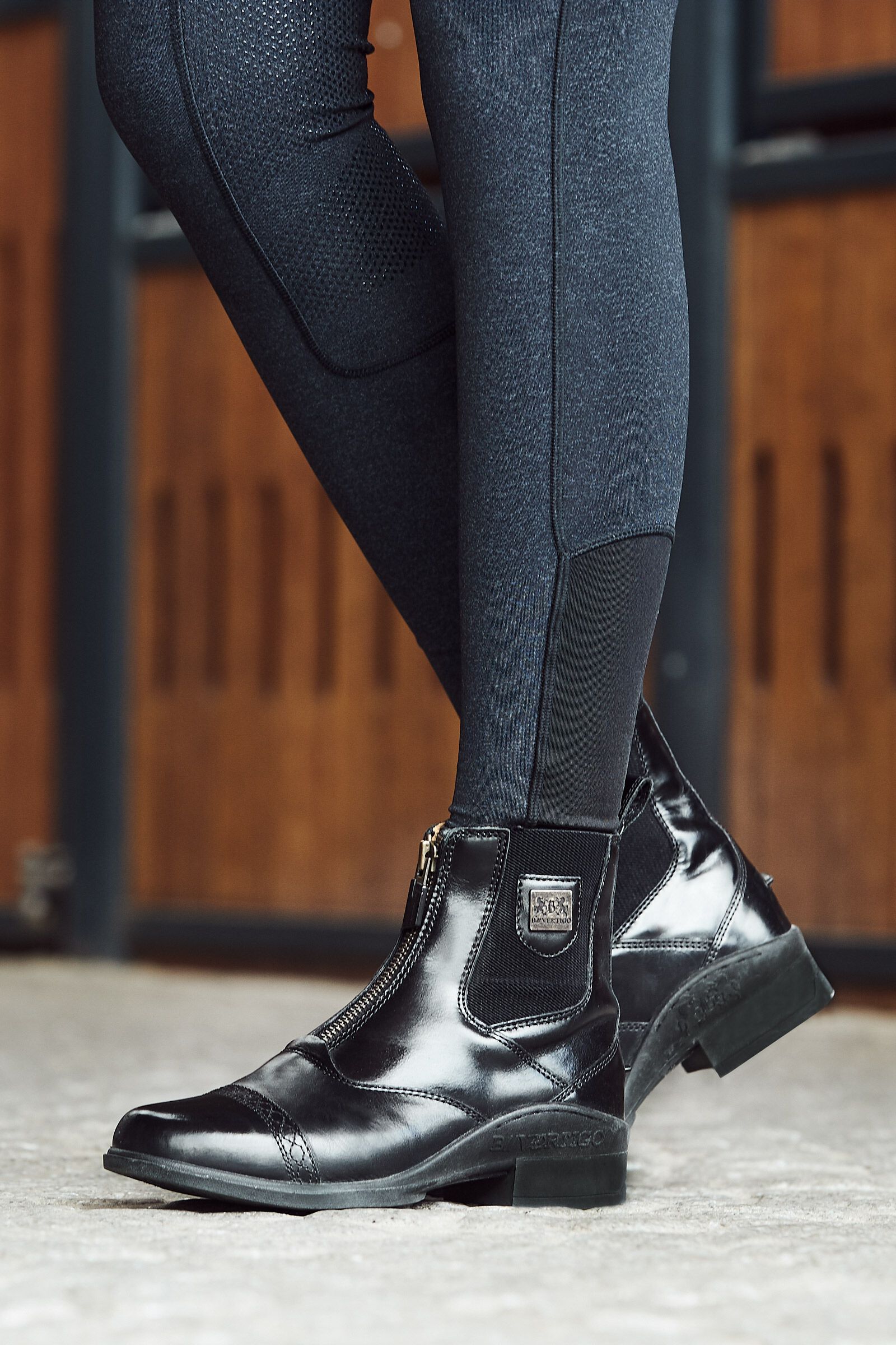 Buy B Vertigo Women s Saturn Front Zip Leather Jodhpur Boots horze.eu